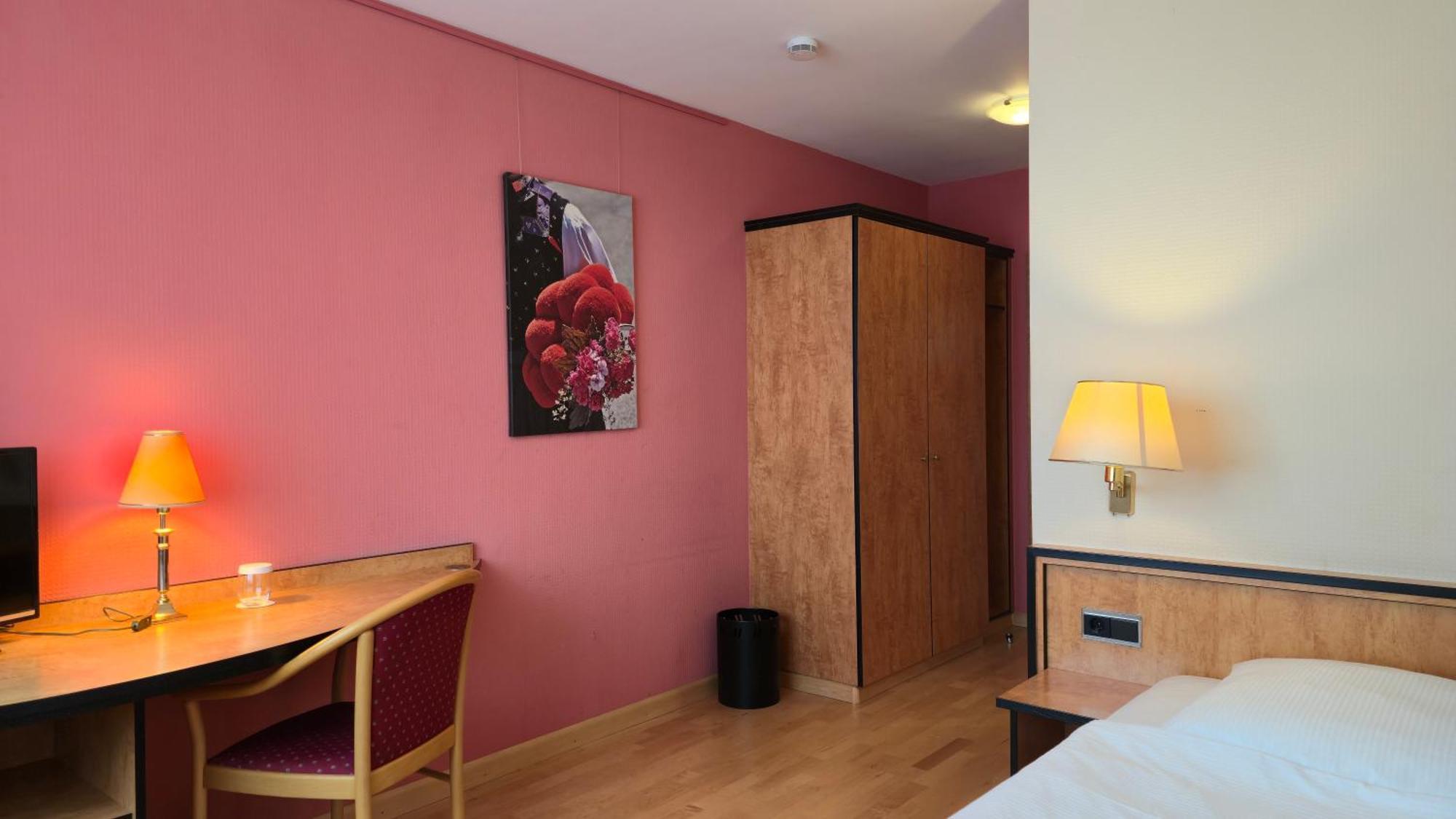 Boardinghouse Sonne Otel Offenburg Oda fotoğraf