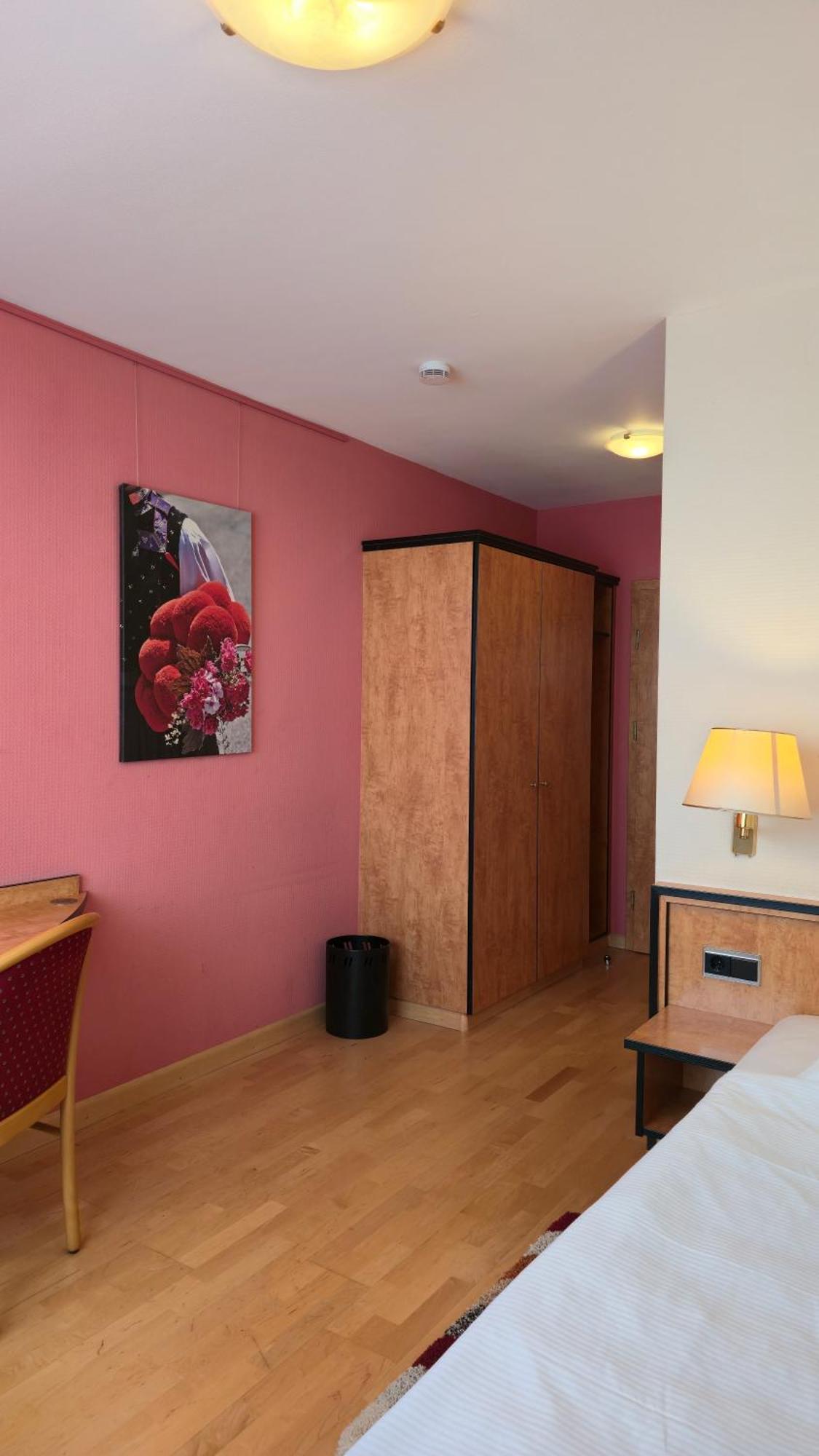 Boardinghouse Sonne Otel Offenburg Oda fotoğraf